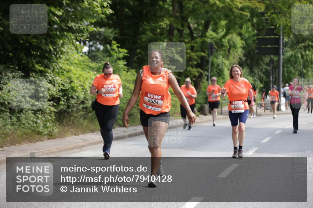 15.06.2025 - REWE Women's Run Jannik Wohlers http://msf.ph/oto/7940428 15.06.2025 10:15:06 Laufen 5523, 5584, 5033 meine-sportfotos.de