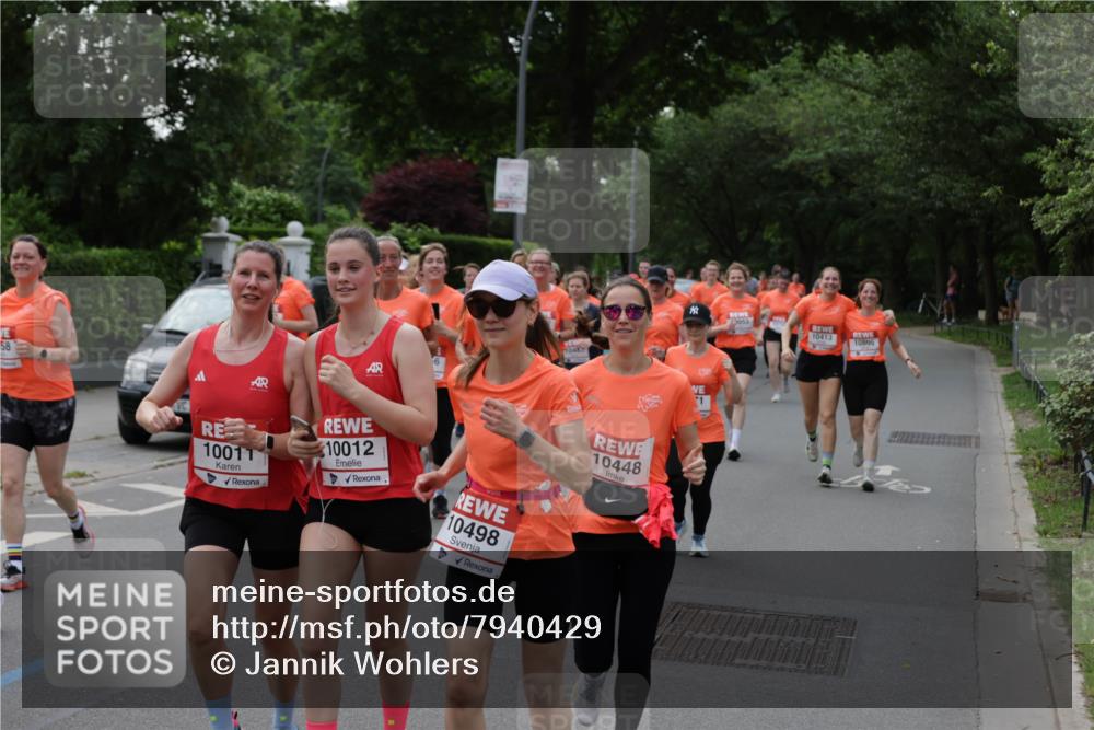 15.06.2025 - REWE Women's Run Jannik Wohlers http://msf.ph/oto/7940429 15.06.2025 08:27:53 Laufen 58, 10011, 10012, 10498, 1048, 10448, 5053, 10413, 10806, 1 meine-sportfotos.de