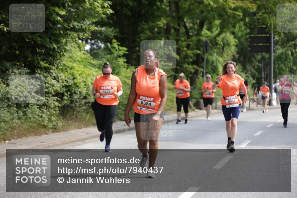 15.06.2025 - REWE Women's Run Jannik Wohlers http://msf.ph/oto/7940437 15.06.2025 10:15:06 Laufen 5523, 5584, 5033 meine-sportfotos.de