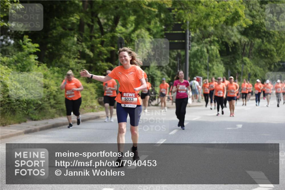 15.06.2025 - REWE Women's Run Jannik Wohlers http://msf.ph/oto/7940453 15.06.2025 10:15:08 Laufen 5033 meine-sportfotos.de