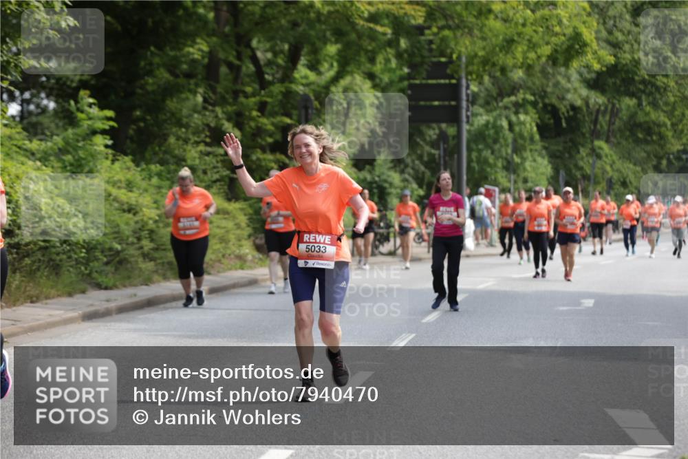 15.06.2025 - REWE Women's Run Jannik Wohlers http://msf.ph/oto/7940470 15.06.2025 10:15:08 Laufen 5033 meine-sportfotos.de