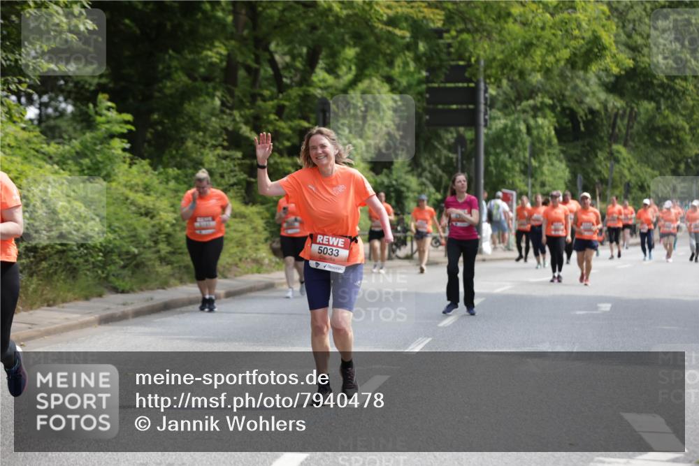 15.06.2025 - REWE Women's Run Jannik Wohlers http://msf.ph/oto/7940478 15.06.2025 10:15:08 Laufen 5033 meine-sportfotos.de