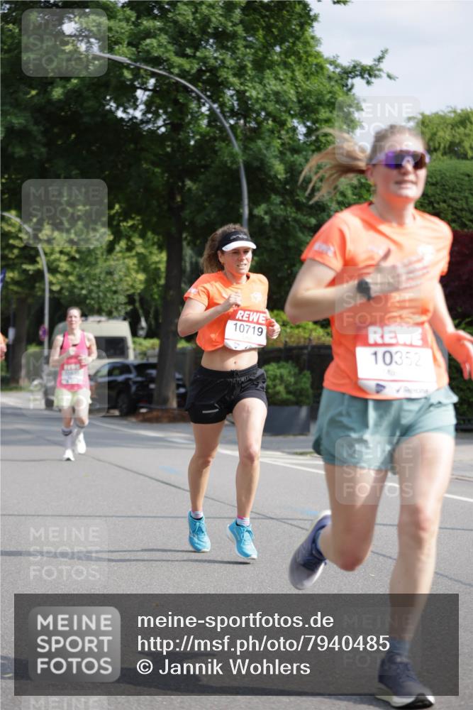15.06.2025 - REWE Women's Run Jannik Wohlers http://msf.ph/oto/7940485 15.06.2025 08:45:27 Laufen 10719, 10352 meine-sportfotos.de