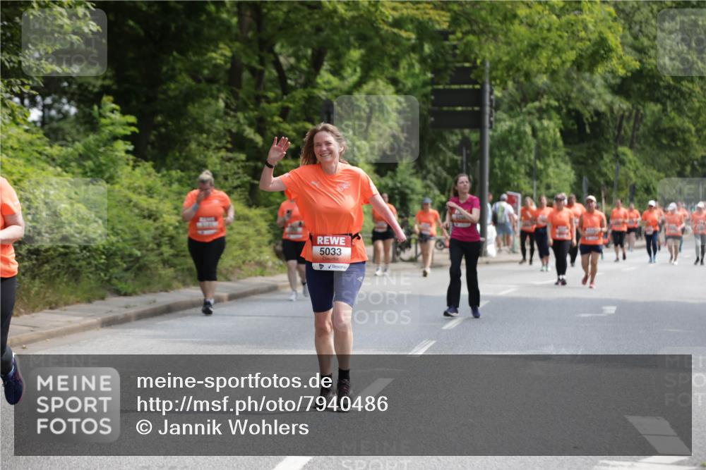 15.06.2025 - REWE Women's Run Jannik Wohlers http://msf.ph/oto/7940486 15.06.2025 10:15:08 Laufen 5033 meine-sportfotos.de