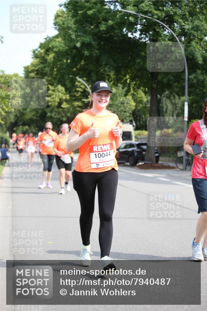 15.06.2025 - REWE Women's Run Jannik Wohlers http://msf.ph/oto/7940487 15.06.2025 09:58:19 Laufen 10044 meine-sportfotos.de