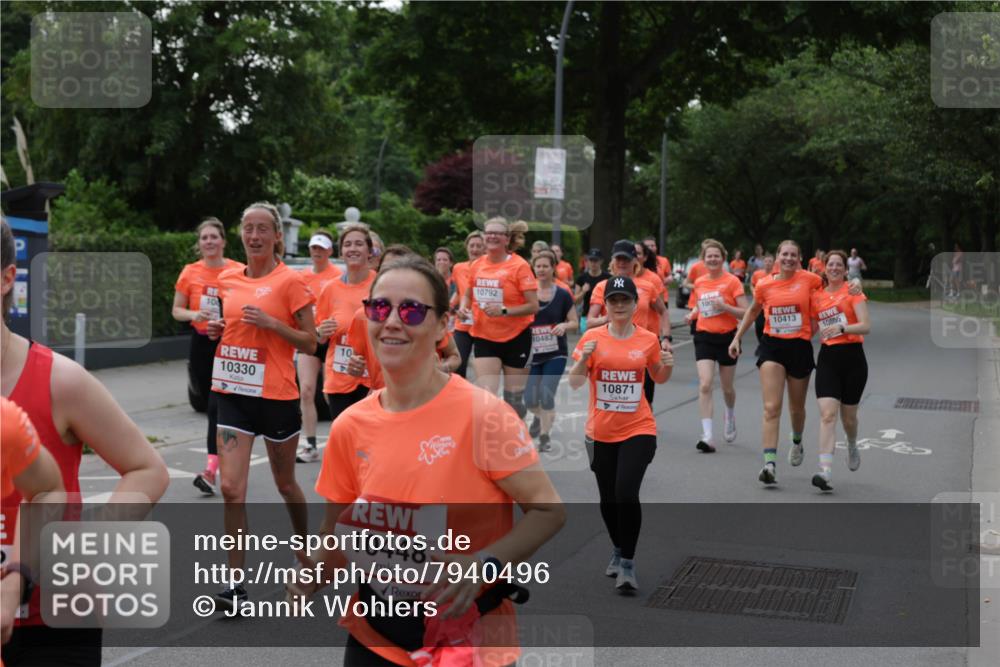 15.06.2025 - REWE Women's Run Jannik Wohlers http://msf.ph/oto/7940496 15.06.2025 08:27:54 Laufen 10330, 10, 10448, 10792, 10483, 100, 10413, 10871, 10806 meine-sportfotos.de