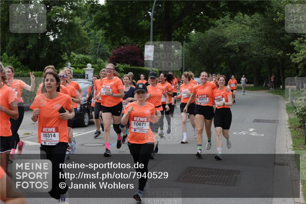 15.06.2025 - REWE Women's Run Jannik Wohlers http://msf.ph/oto/7940529 15.06.2025 08:27:55 Laufen 10314, 10792, 048, 10871, 100, 05, 10413, 10805 meine-sportfotos.de