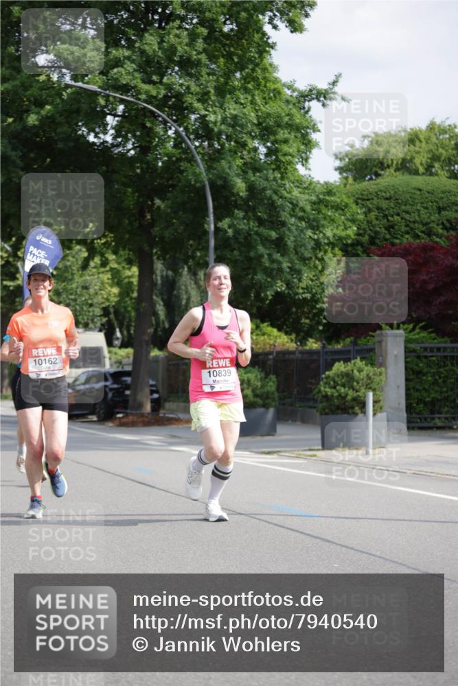 15.06.2025 - REWE Women's Run Jannik Wohlers http://msf.ph/oto/7940540 15.06.2025 08:45:29 Laufen 10162, 10839 meine-sportfotos.de