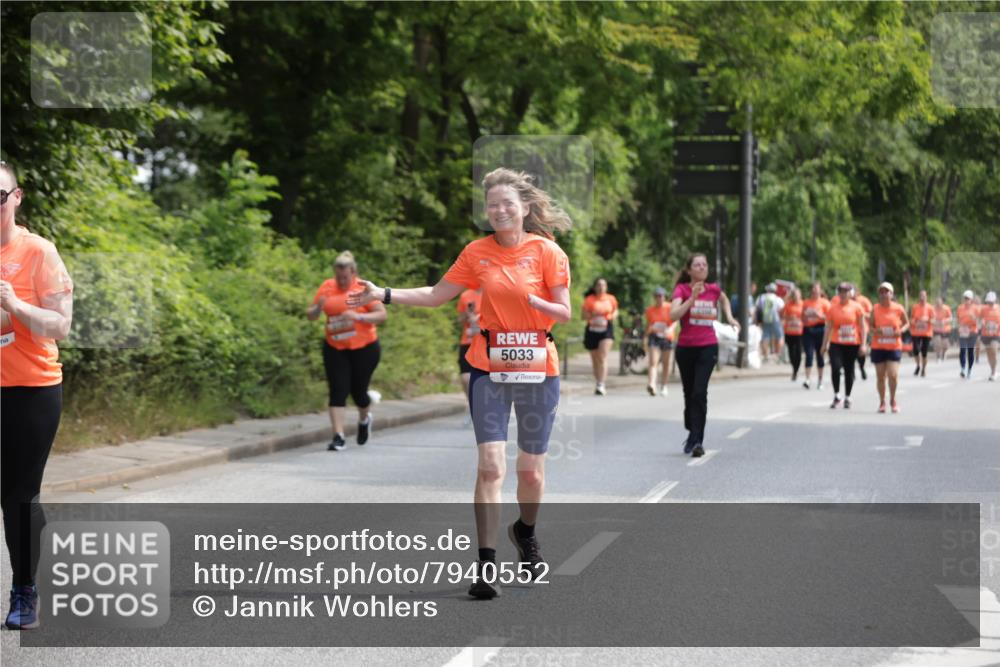 15.06.2025 - REWE Women's Run Jannik Wohlers http://msf.ph/oto/7940552 15.06.2025 10:15:08 Laufen 5033 meine-sportfotos.de