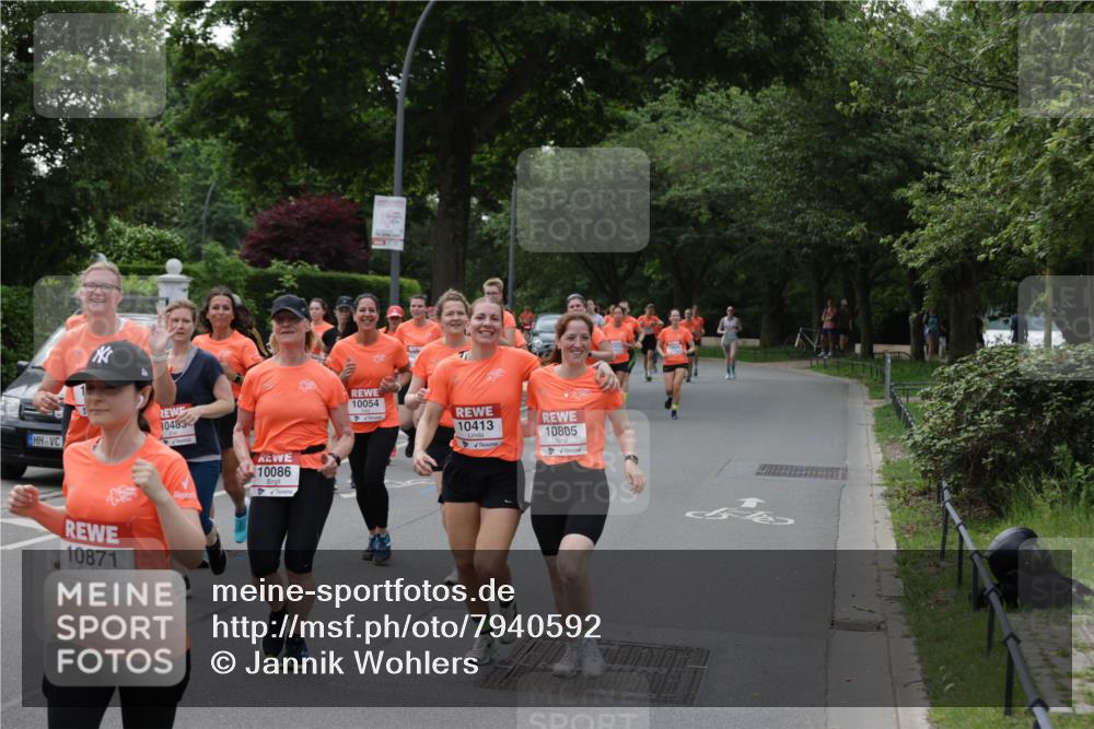 15.06.2025 - REWE Women's Run Jannik Wohlers http://msf.ph/oto/7940592 15.06.2025 08:27:56 Laufen 10871, 10483, 10086, 10054, 10413, 10805 meine-sportfotos.de
