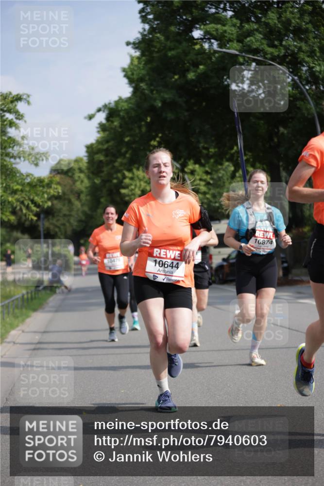 15.06.2025 - REWE Women's Run Jannik Wohlers http://msf.ph/oto/7940603 15.06.2025 08:45:31 Laufen 10644, 10874 meine-sportfotos.de