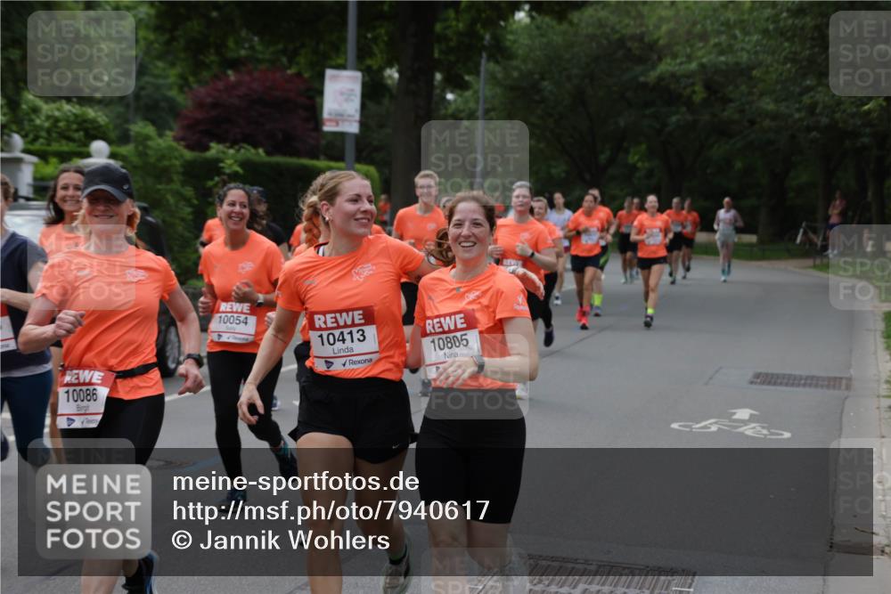 15.06.2025 - REWE Women's Run Jannik Wohlers http://msf.ph/oto/7940617 15.06.2025 08:27:57 Laufen 10086, 10054, 10413, 10805 meine-sportfotos.de