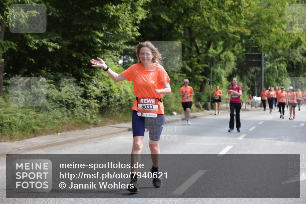 15.06.2025 - REWE Women's Run Jannik Wohlers http://msf.ph/oto/7940621 15.06.2025 10:15:10 Laufen 5033 meine-sportfotos.de