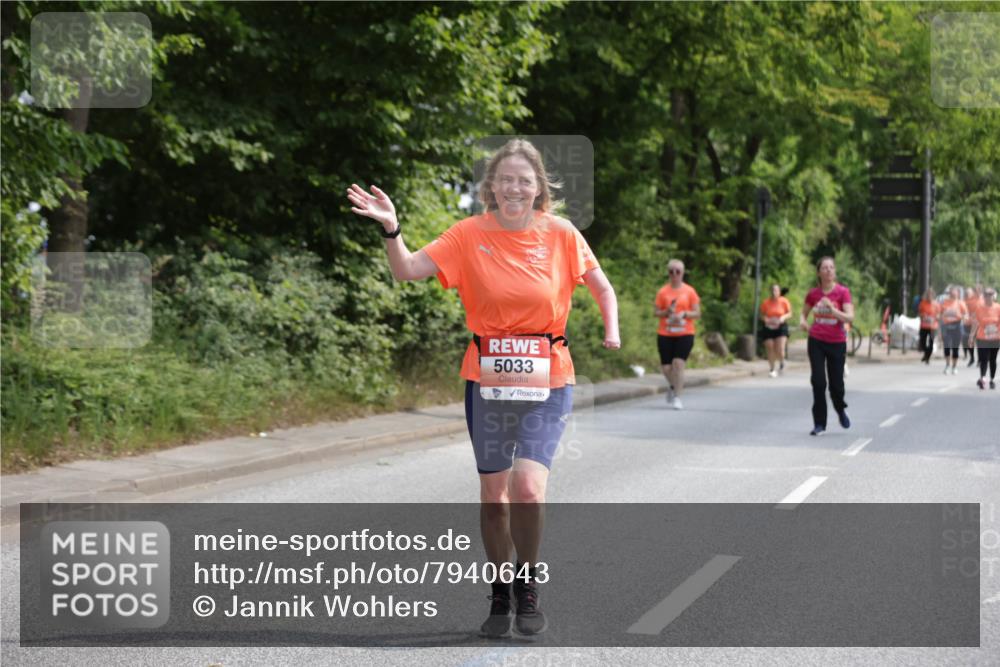 15.06.2025 - REWE Women's Run Jannik Wohlers http://msf.ph/oto/7940643 15.06.2025 10:15:11 Laufen 5033 meine-sportfotos.de