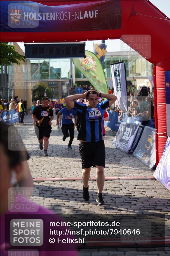 13.06.2025 - Holstenköstenlauf Felixshl http://msf.ph/oto/7940646 13.06.2025 18:07:04 Laufen 2704, 3027, 3076, 3236, 3293, 3577, 3719, 3783, 3812, 3827 meine-sportfotos.de