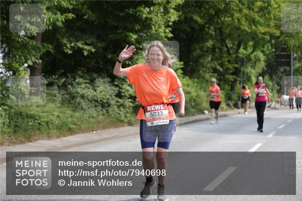 15.06.2025 - REWE Women's Run Jannik Wohlers http://msf.ph/oto/7940698 15.06.2025 10:15:11 Laufen 5033 meine-sportfotos.de