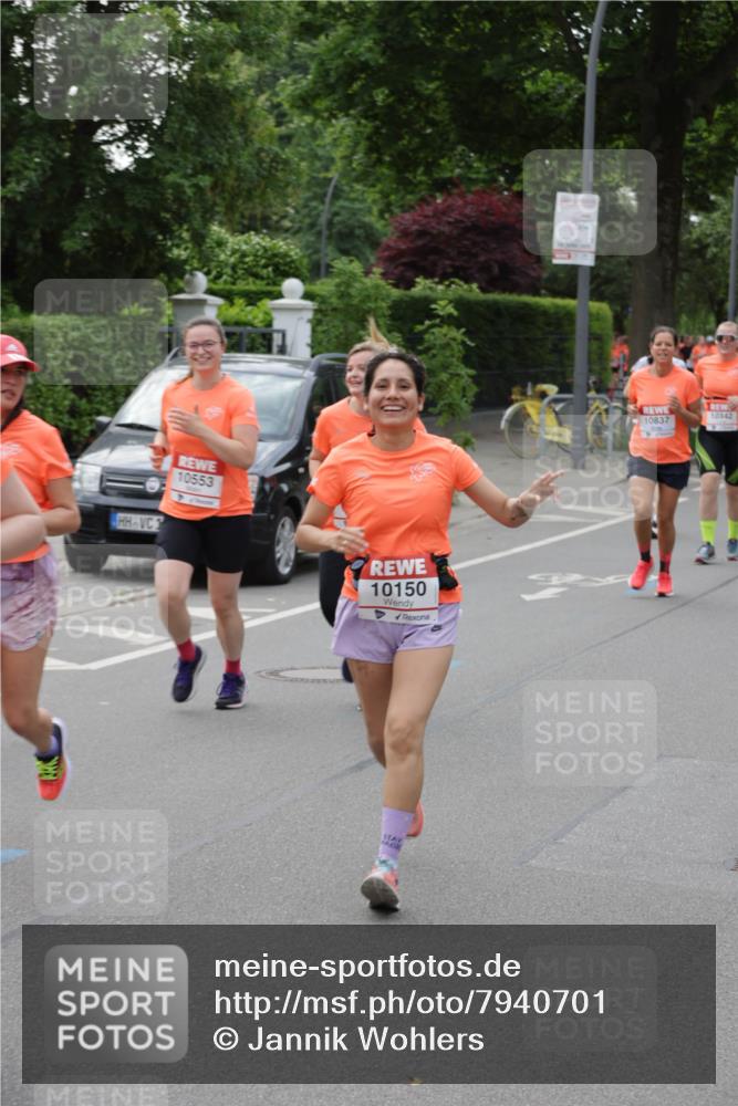 15.06.2025 - REWE Women's Run Jannik Wohlers http://msf.ph/oto/7940701 15.06.2025 08:28:01 Laufen 10553, 10150, 10837, 10342 meine-sportfotos.de