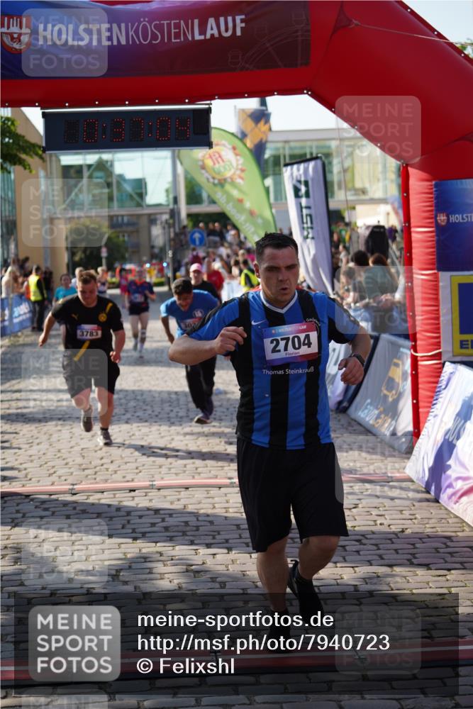 13.06.2025 - Holstenköstenlauf Felixshl http://msf.ph/oto/7940723 13.06.2025 18:07:05 Laufen 2704, 3027, 3076, 3236, 3293, 3577, 3719, 3783, 3812, 3827 meine-sportfotos.de