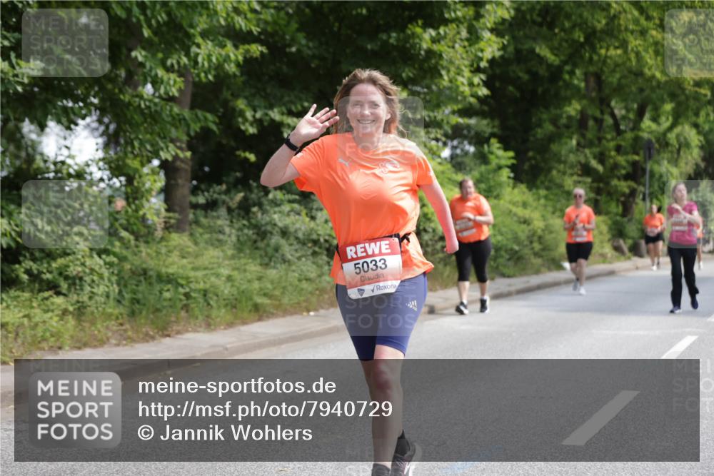 15.06.2025 - REWE Women's Run Jannik Wohlers http://msf.ph/oto/7940729 15.06.2025 10:15:11 Laufen 5033 meine-sportfotos.de