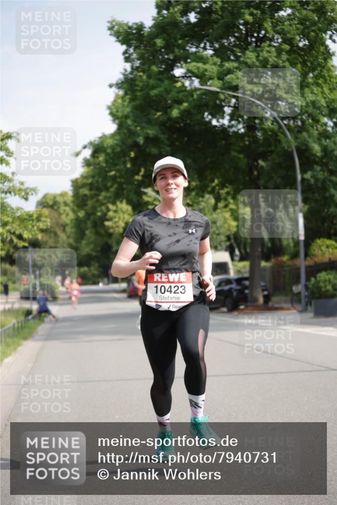 15.06.2025 - REWE Women's Run Jannik Wohlers http://msf.ph/oto/7940731 15.06.2025 08:45:34 Laufen 10423 meine-sportfotos.de