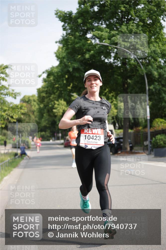 15.06.2025 - REWE Women's Run Jannik Wohlers http://msf.ph/oto/7940737 15.06.2025 08:45:34 Laufen 10423 meine-sportfotos.de