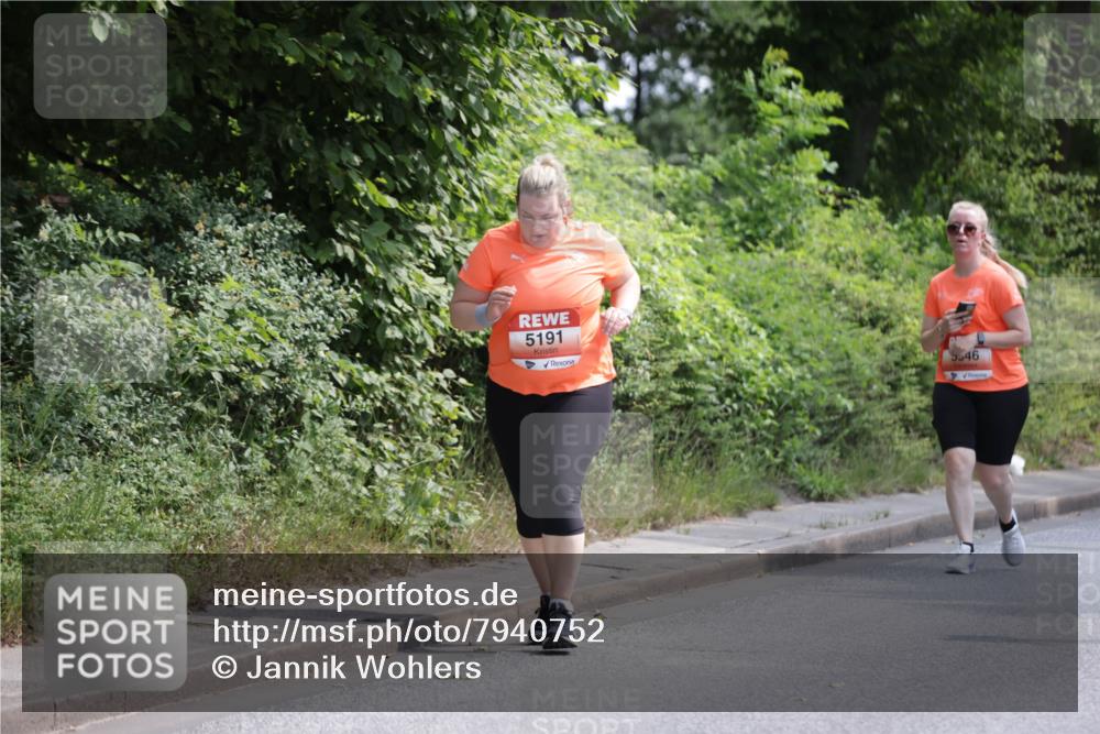 15.06.2025 - REWE Women's Run Jannik Wohlers http://msf.ph/oto/7940752 15.06.2025 10:15:12 Laufen 5191, 5546 meine-sportfotos.de