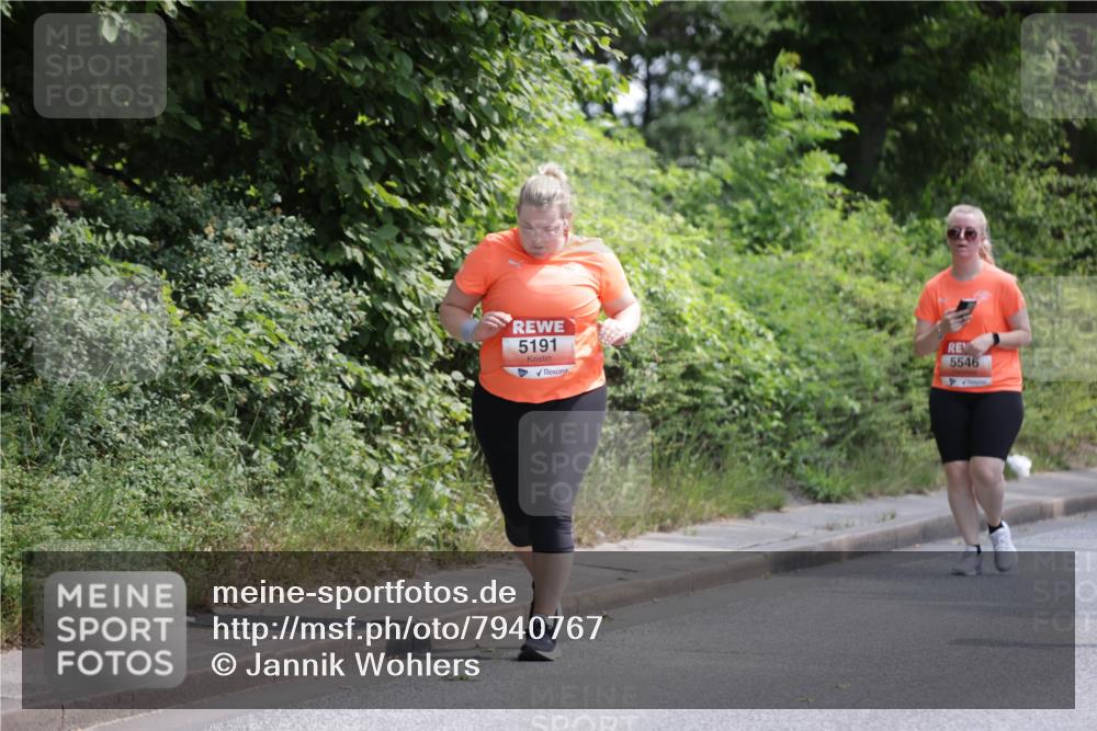 15.06.2025 - REWE Women's Run Jannik Wohlers http://msf.ph/oto/7940767 15.06.2025 10:15:13 Laufen 5191, 5546 meine-sportfotos.de