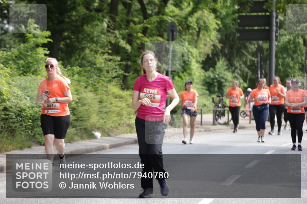 15.06.2025 - REWE Women's Run Jannik Wohlers http://msf.ph/oto/7940780 15.06.2025 10:15:14 Laufen 5546, 5398 meine-sportfotos.de