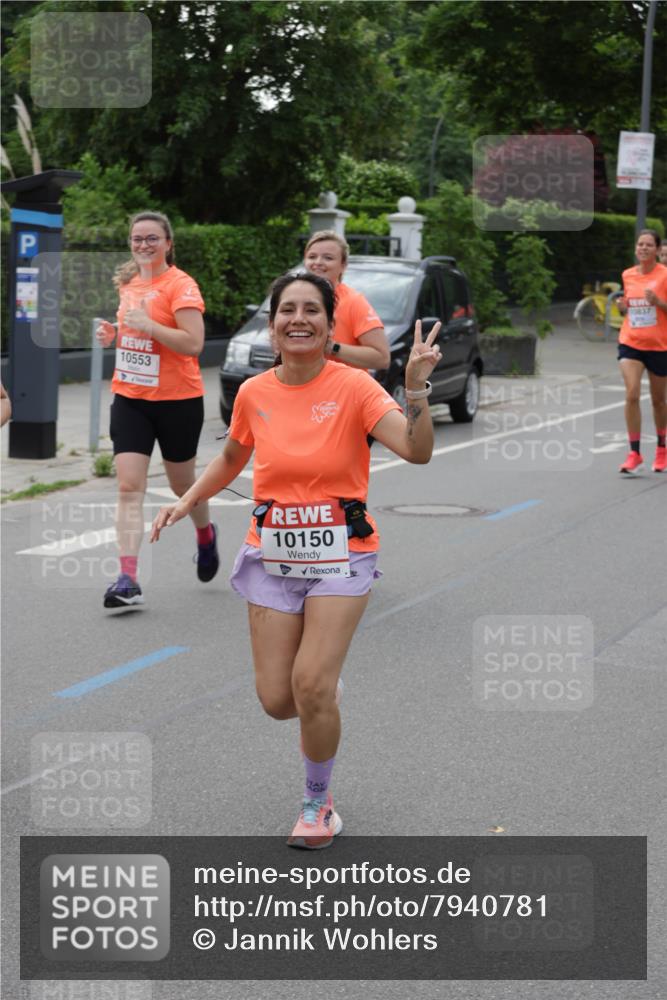 15.06.2025 - REWE Women's Run Jannik Wohlers http://msf.ph/oto/7940781 15.06.2025 08:28:02 Laufen 10553, 10150, 10837 meine-sportfotos.de