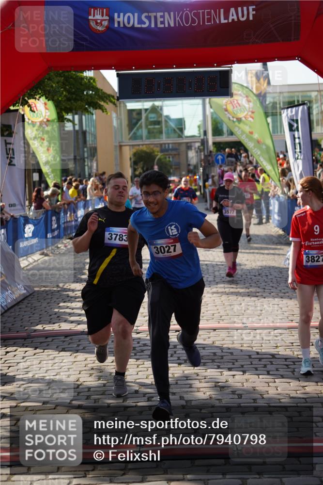 13.06.2025 - Holstenköstenlauf Felixshl http://msf.ph/oto/7940798 13.06.2025 18:07:06 Laufen 2250, 2621, 2704, 3027, 3236, 3293, 3577, 3783, 3812, 3827 meine-sportfotos.de