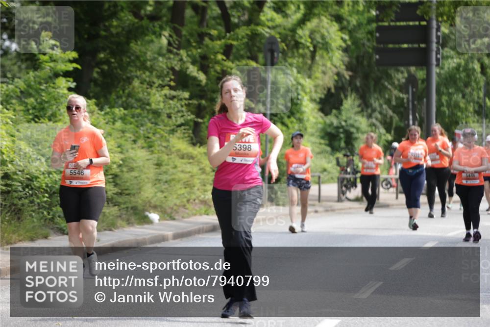 15.06.2025 - REWE Women's Run Jannik Wohlers http://msf.ph/oto/7940799 15.06.2025 10:15:14 Laufen 5546, 5398, 5446 meine-sportfotos.de
