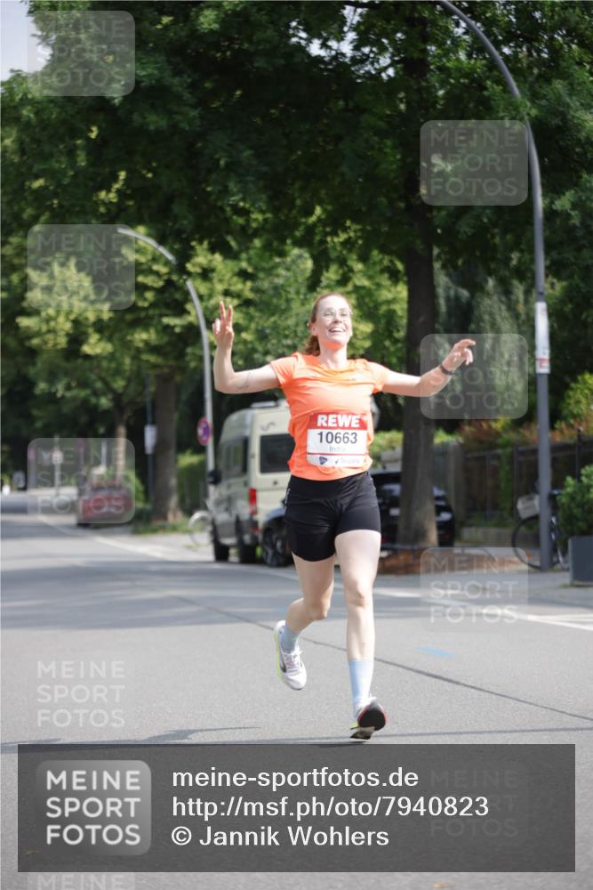 15.06.2025 - REWE Women's Run Jannik Wohlers http://msf.ph/oto/7940823 15.06.2025 08:45:36 Laufen 10663 meine-sportfotos.de