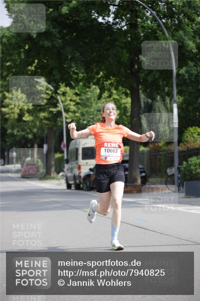 15.06.2025 - REWE Women's Run Jannik Wohlers http://msf.ph/oto/7940825 15.06.2025 08:45:36 Laufen 10663 meine-sportfotos.de