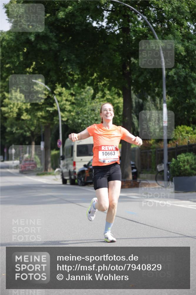 15.06.2025 - REWE Women's Run Jannik Wohlers http://msf.ph/oto/7940829 15.06.2025 08:45:36 Laufen 10663 meine-sportfotos.de