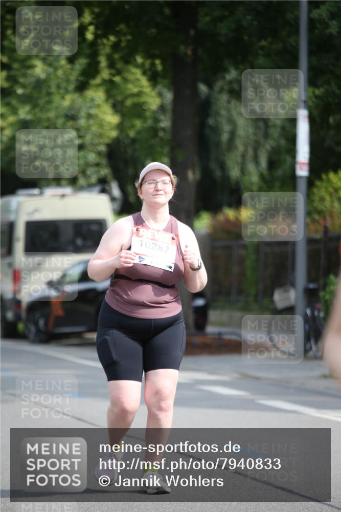 15.06.2025 - REWE Women's Run Jannik Wohlers http://msf.ph/oto/7940833 15.06.2025 09:58:31 Laufen 10287 meine-sportfotos.de