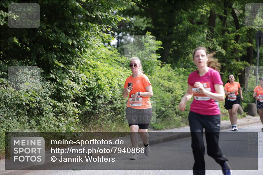 15.06.2025 - REWE Women's Run Jannik Wohlers http://msf.ph/oto/7940866 15.06.2025 10:15:15 Laufen 5546, 5407, 544 meine-sportfotos.de