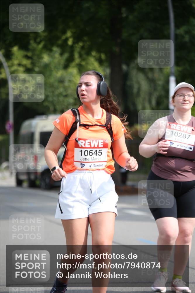 15.06.2025 - REWE Women's Run Jannik Wohlers http://msf.ph/oto/7940874 15.06.2025 09:58:32 Laufen 10645, 10287 meine-sportfotos.de
