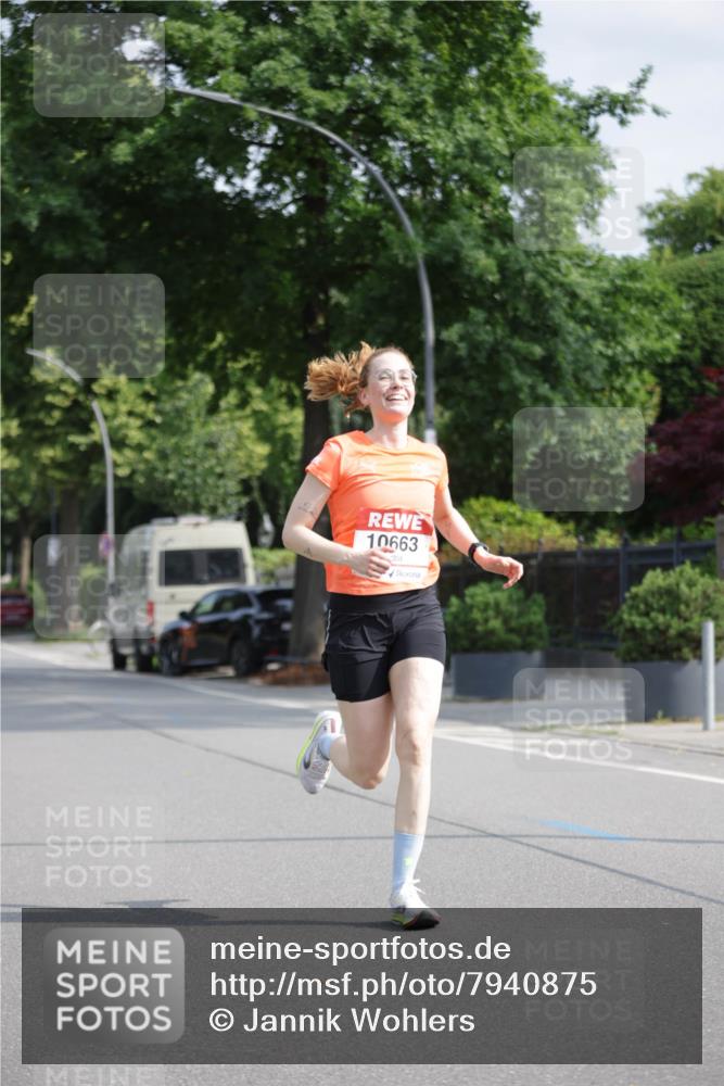 15.06.2025 - REWE Women's Run Jannik Wohlers http://msf.ph/oto/7940875 15.06.2025 08:45:37 Laufen 10663 meine-sportfotos.de