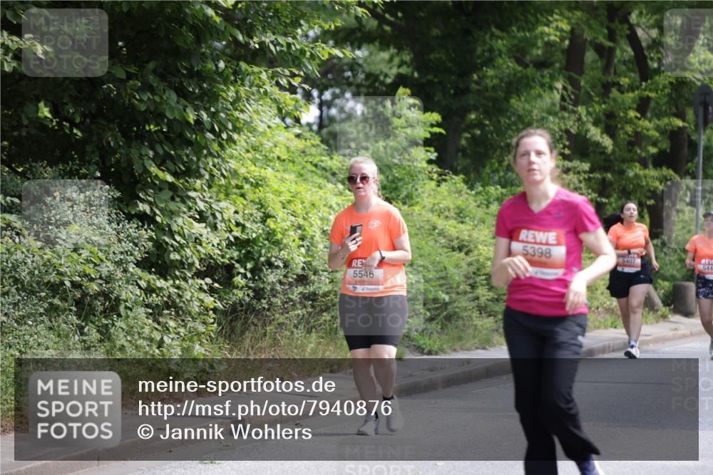 15.06.2025 - REWE Women's Run Jannik Wohlers http://msf.ph/oto/7940876 15.06.2025 10:15:16 Laufen 5546, 5398, 5407, 544 meine-sportfotos.de