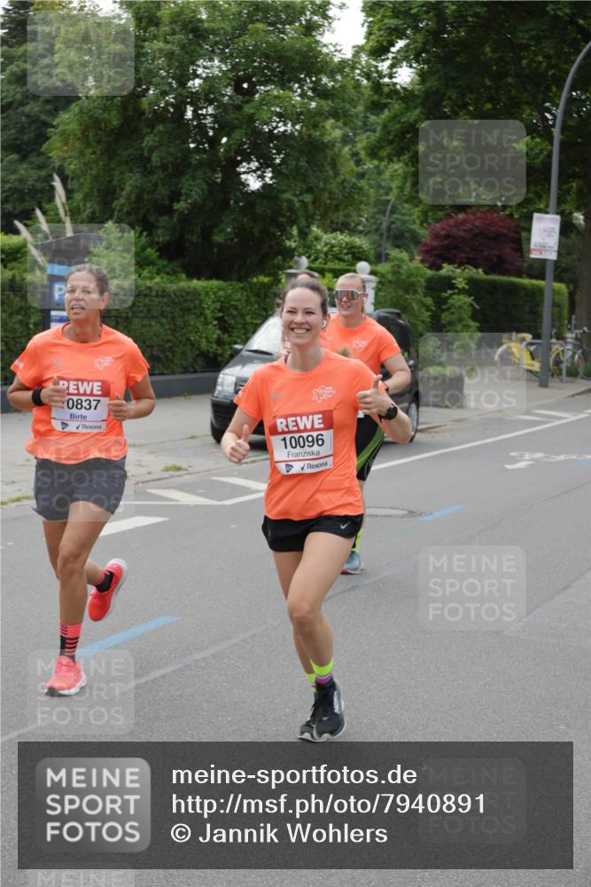 15.06.2025 - REWE Women's Run Jannik Wohlers http://msf.ph/oto/7940891 15.06.2025 08:28:06 Laufen 0837, 10096 meine-sportfotos.de