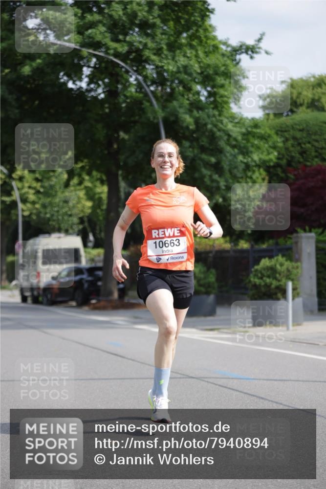 15.06.2025 - REWE Women's Run Jannik Wohlers http://msf.ph/oto/7940894 15.06.2025 08:45:37 Laufen 10663 meine-sportfotos.de