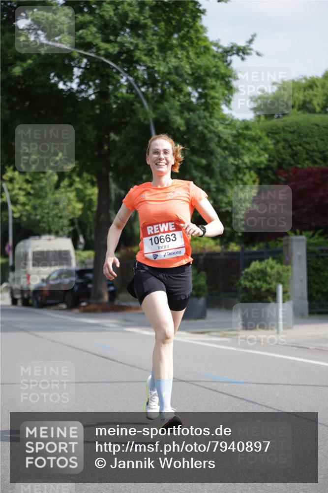 15.06.2025 - REWE Women's Run Jannik Wohlers http://msf.ph/oto/7940897 15.06.2025 08:45:37 Laufen 10663 meine-sportfotos.de