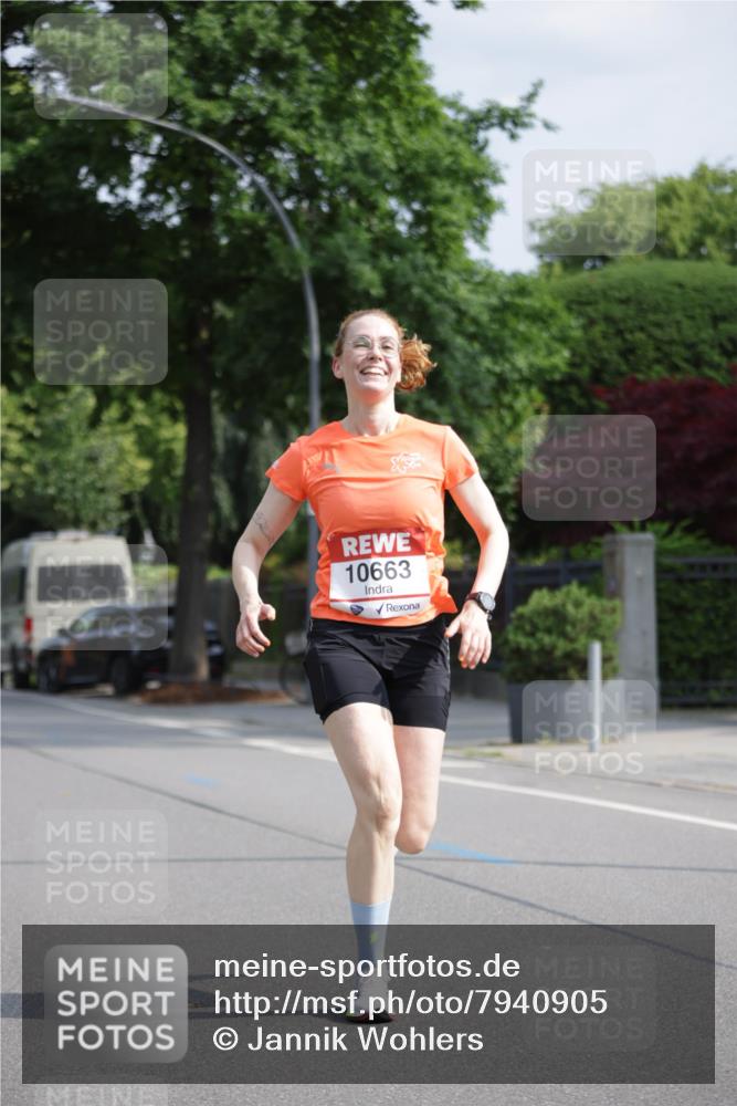 15.06.2025 - REWE Women's Run Jannik Wohlers http://msf.ph/oto/7940905 15.06.2025 08:45:37 Laufen 10663 meine-sportfotos.de