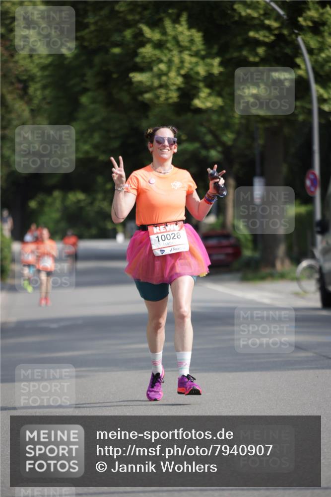 15.06.2025 - REWE Women's Run Jannik Wohlers http://msf.ph/oto/7940907 15.06.2025 08:45:45 Laufen 10028 meine-sportfotos.de