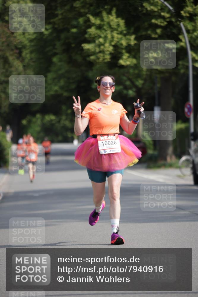 15.06.2025 - REWE Women's Run Jannik Wohlers http://msf.ph/oto/7940916 15.06.2025 08:45:45 Laufen 10028, 111 meine-sportfotos.de