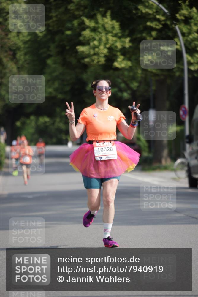 15.06.2025 - REWE Women's Run Jannik Wohlers http://msf.ph/oto/7940919 15.06.2025 08:45:45 Laufen 10028 meine-sportfotos.de