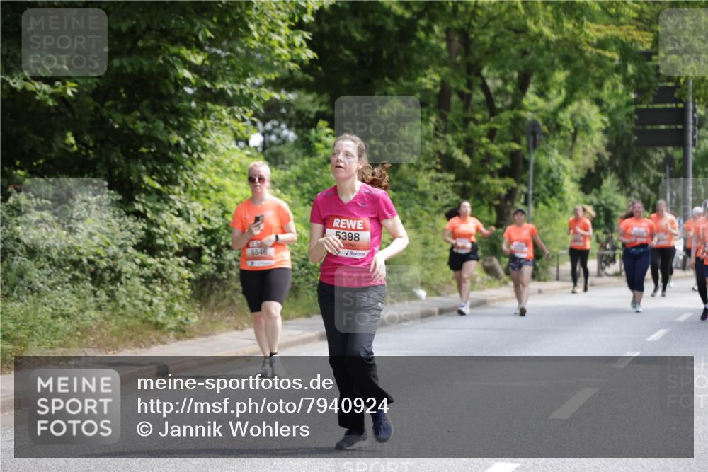 15.06.2025 - REWE Women's Run Jannik Wohlers http://msf.ph/oto/7940924 15.06.2025 10:15:16 Laufen 5546, 5398 meine-sportfotos.de