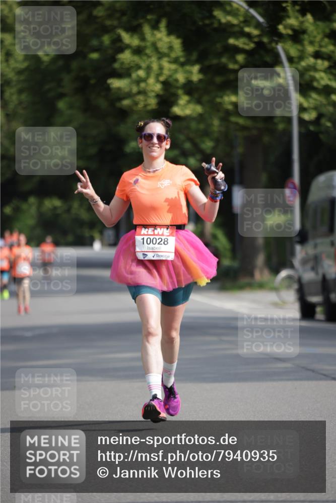 15.06.2025 - REWE Women's Run Jannik Wohlers http://msf.ph/oto/7940935 15.06.2025 08:45:45 Laufen 10028 meine-sportfotos.de