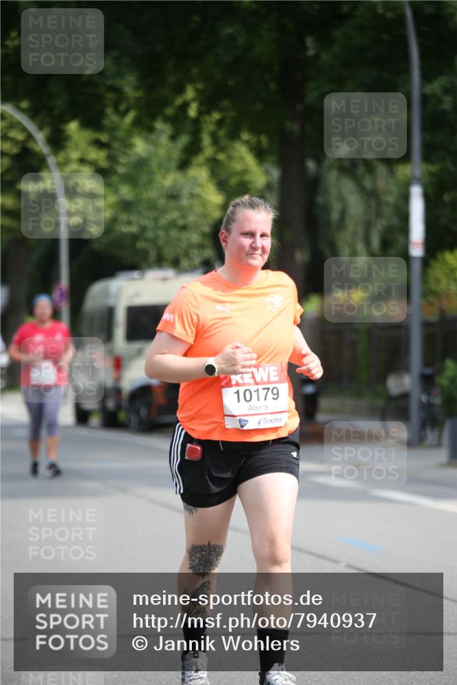 15.06.2025 - REWE Women's Run Jannik Wohlers http://msf.ph/oto/7940937 15.06.2025 09:58:35 Laufen 10179 meine-sportfotos.de