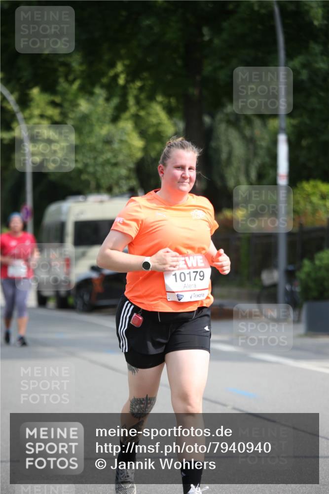 15.06.2025 - REWE Women's Run Jannik Wohlers http://msf.ph/oto/7940940 15.06.2025 09:58:35 Laufen 10179 meine-sportfotos.de